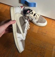 Jordan 1 Low × Travis Scott Reverse Mocha