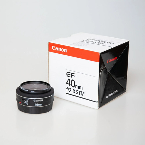 Canon 40mm 8 stm - f/2.8,
