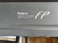Roland piano FP08, intera