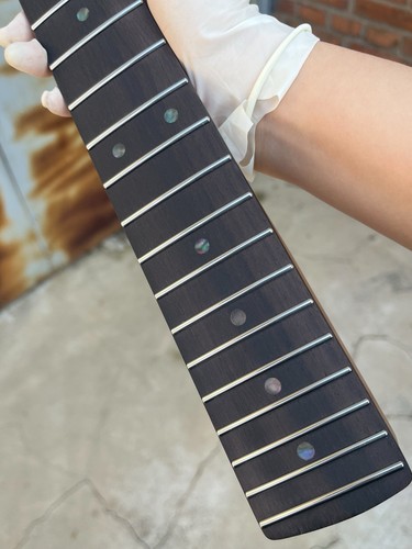 Collo per chitarra - a➕,