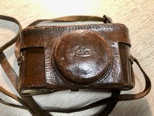 Custodia cover originale in pelle Leica vite -fondo Sup.da cucire o attaccare-