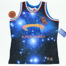 MAGLIA MITCHELL & Ness space