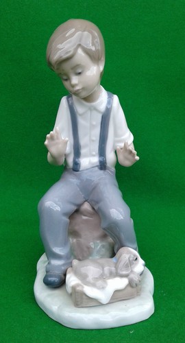 Lladro nao homesick - homesick, friend