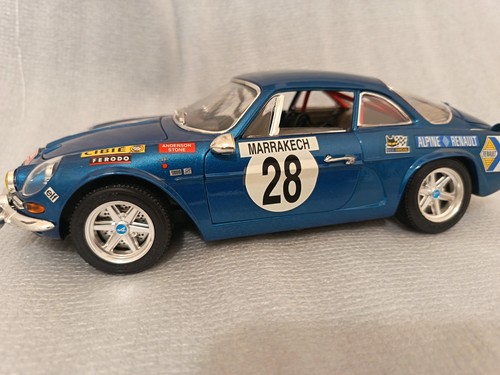 Burago alpine renault - 1:16,