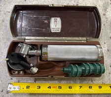 Otoscopio da medico vintage