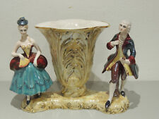 Antico vaso in porcellana francese con gruppo di figurine, primi '900