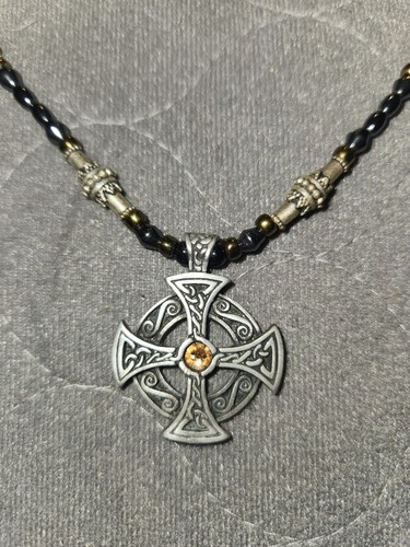 Collana con perline croce