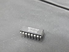 MOTOROLA MC10136P CONTATORE binario su/giù 4 bit, 16 pin DIP - USA SPEDIZIONE VELOCE