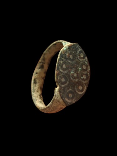 Anello bronzo antico - in,