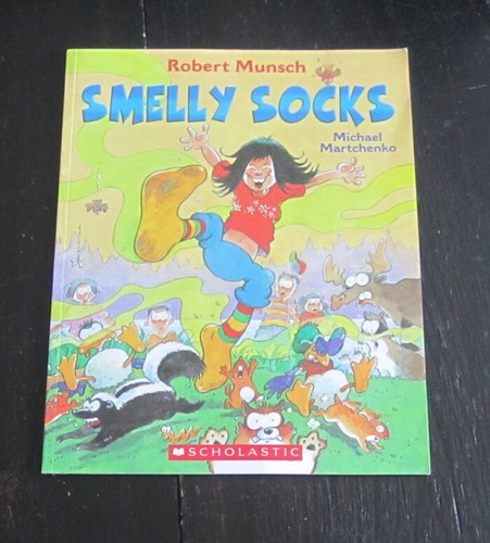 Robert munsch smelly socks - smelly, pb