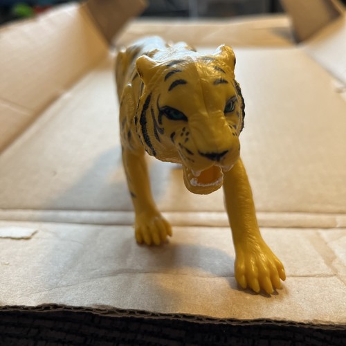 Vintage plastic tiger - vintage,