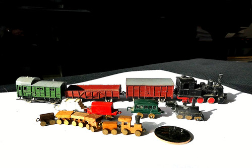 Tre set treni giocattolo - tre, in