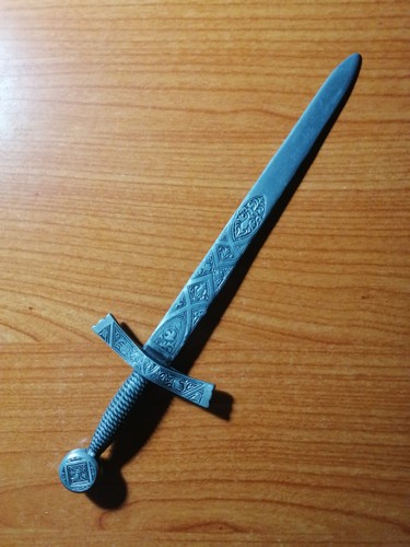 Tagliacarte medievale - , in