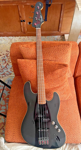 Used fender aerodyne - used, jazz