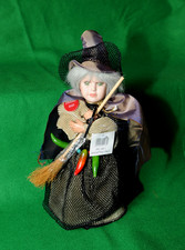 Pupazzo vestito da befana (