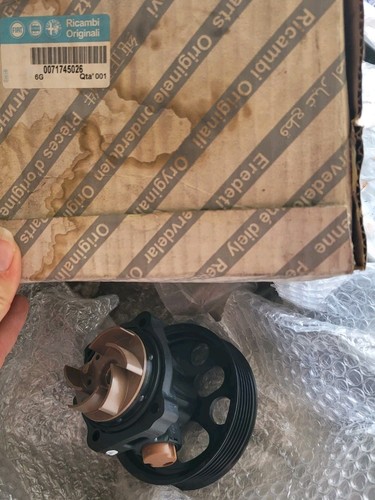 Pompa acqua alfa - romeo, fiat