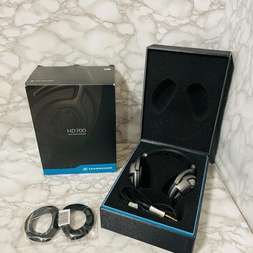 Used sennheiser hd700 openback - used,