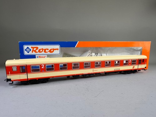 Roco passenger car 2nd - car, class