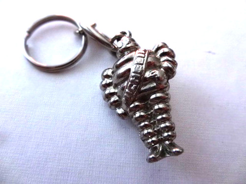 Vintage solid metal - metal,