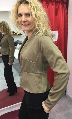 Giacca donna beige corta