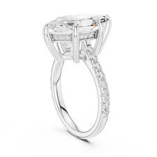 Anello con diamanti coltivati