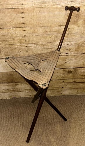 Antico sgabello treppiede - antico,