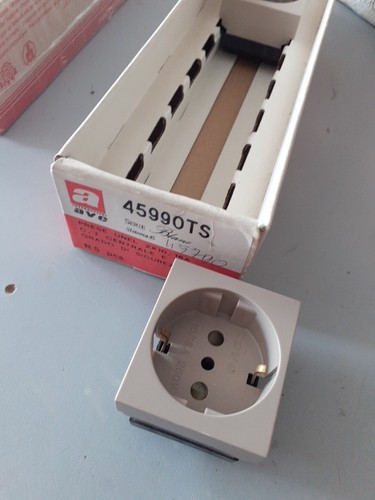 Ave 45990ts presa - ave, schuko