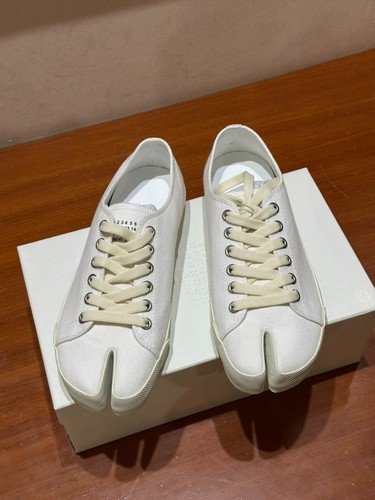 Maison margiela tabi sneakers - maison,