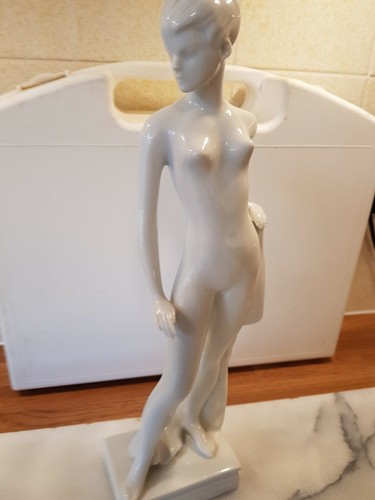 Rare royal dux white - a,