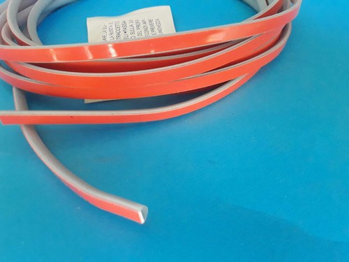Profilo gomma grigia con - profilo,