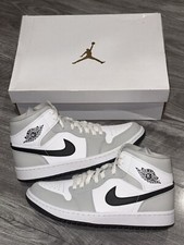 Air Jordan 1 Mid 'Light Smoke