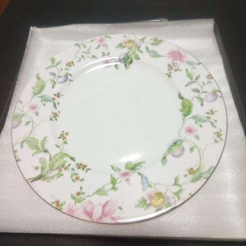 Elegante piatto decorativo