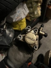 Pinza freno Anteriore BREMBO Yamaha BOOSTER - NITRO - AEROX 50 cc