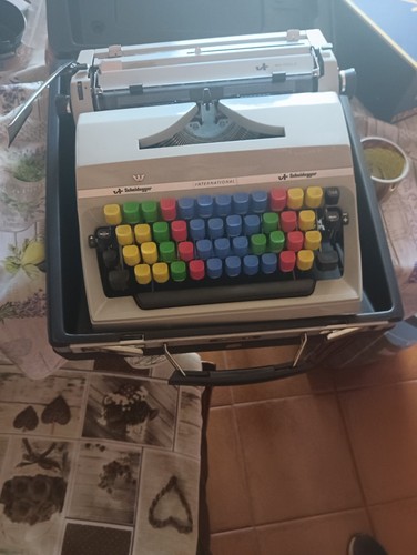 Macchina scrivere vintage - da,