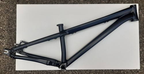 **Telaio nero ultra raro