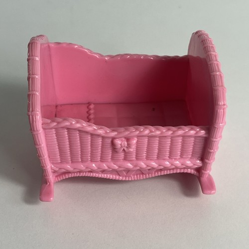 Mobili per bambole rosa
