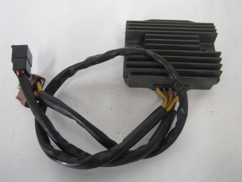 Regolatore tensione usato - regolatore,