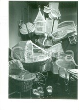 1982 STRASBOURG (F) ARTIGIANATO Deposito culle e sedie di vimini *Fotografia