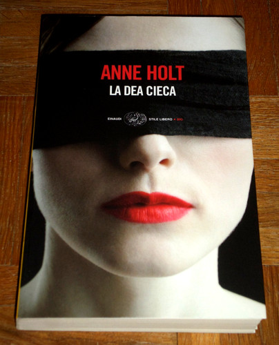 Anne holt dea - holt, "la