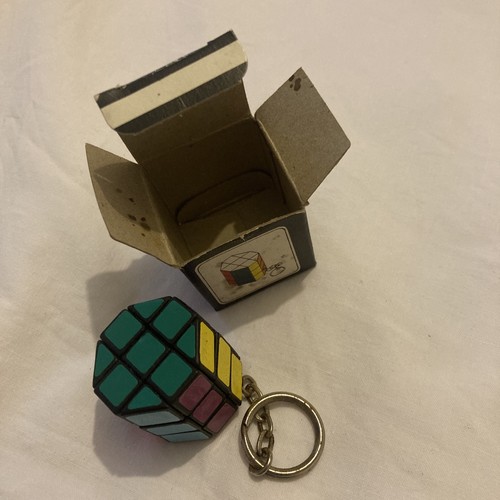 Rubiks cube keyring vintage - rubiks,