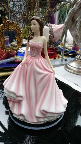 Hn5875 royal doulton bone - hn5875,