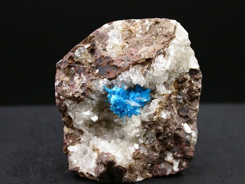 Cavansite pentagonite sur - cavansite/pentagonite,