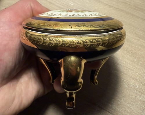 Bonbonnière porcelaine revol - ,
