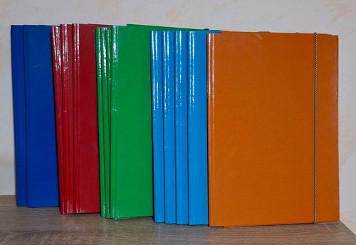 Cartelle cartone plastica - cartone, o