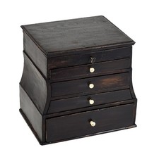 Vecchio comò in miniatura ex