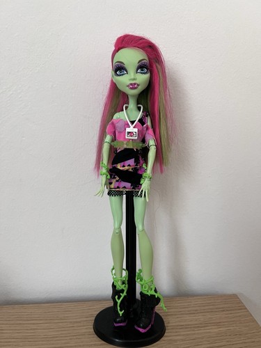 Monster high doll - monster,