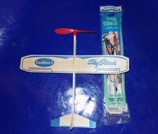 Guillow's Balsa Wood "Sky Streak" Kit Aereo con Fascia in Gomma Alimentato