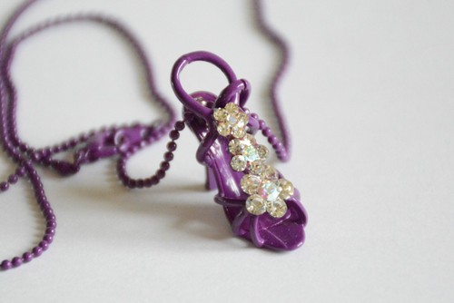 Collana scarpa tacco alto
