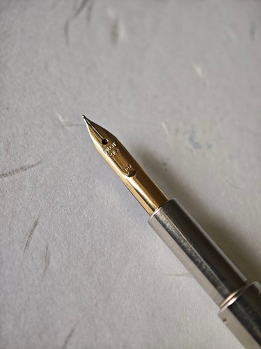 Penna stilografica senza - , tappo