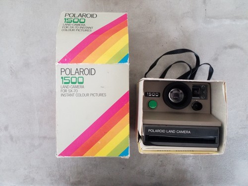 Polaroid 1500 land camera